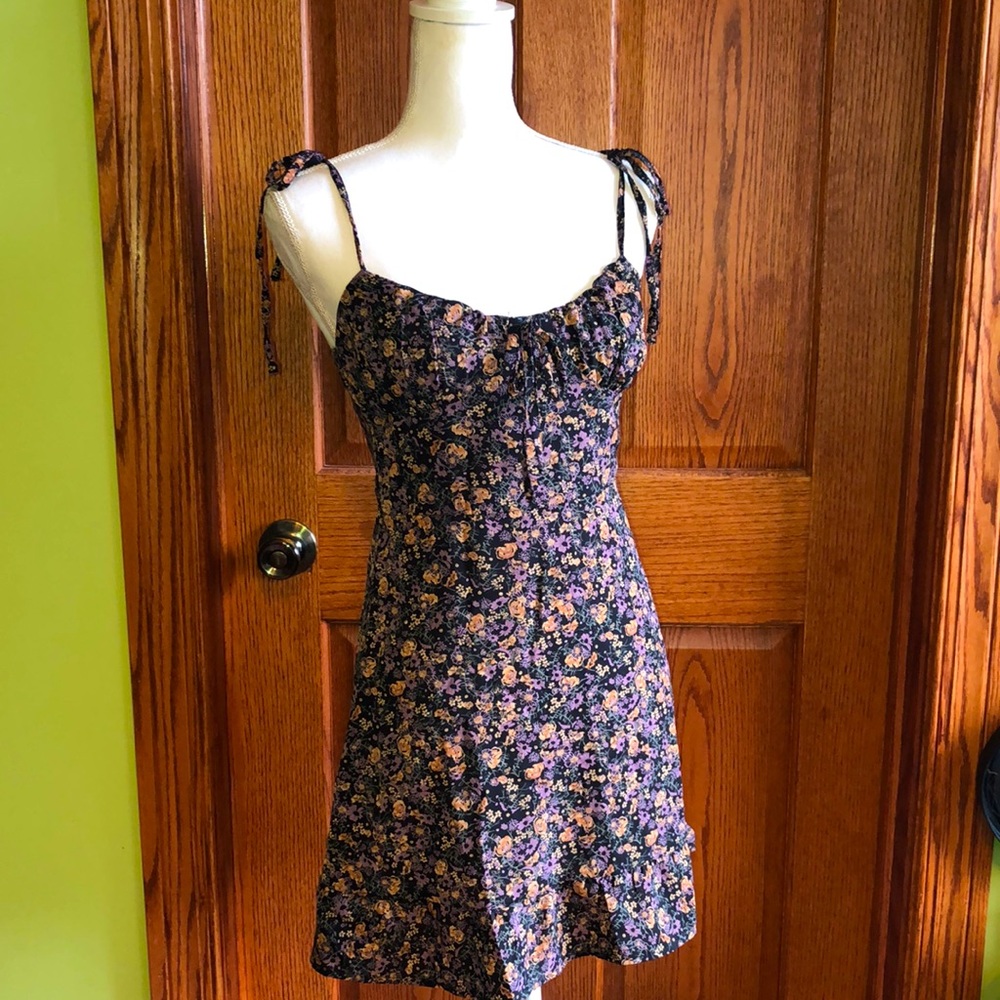 NEW LISTING! Bow Tie Summer Dress